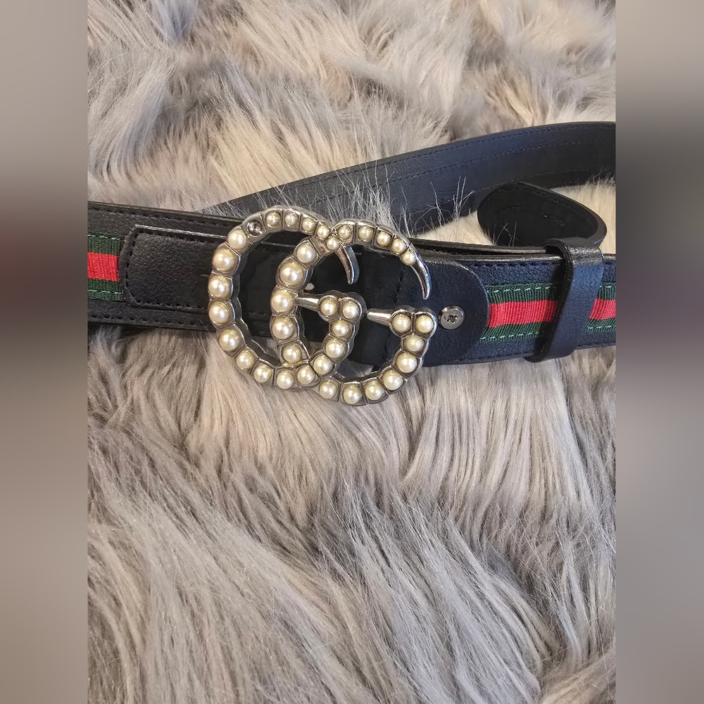 Gucci Leather Belt with Pearl Double-G Buckle